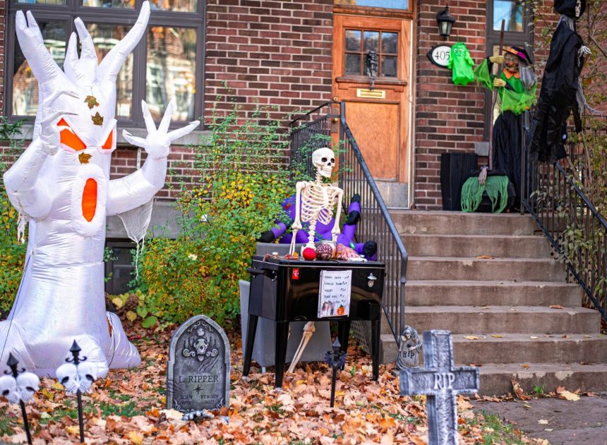 Przewodnik po dekoracjach na Halloween: Najlepsze spersonalizowane wycieraczki przed drzwi