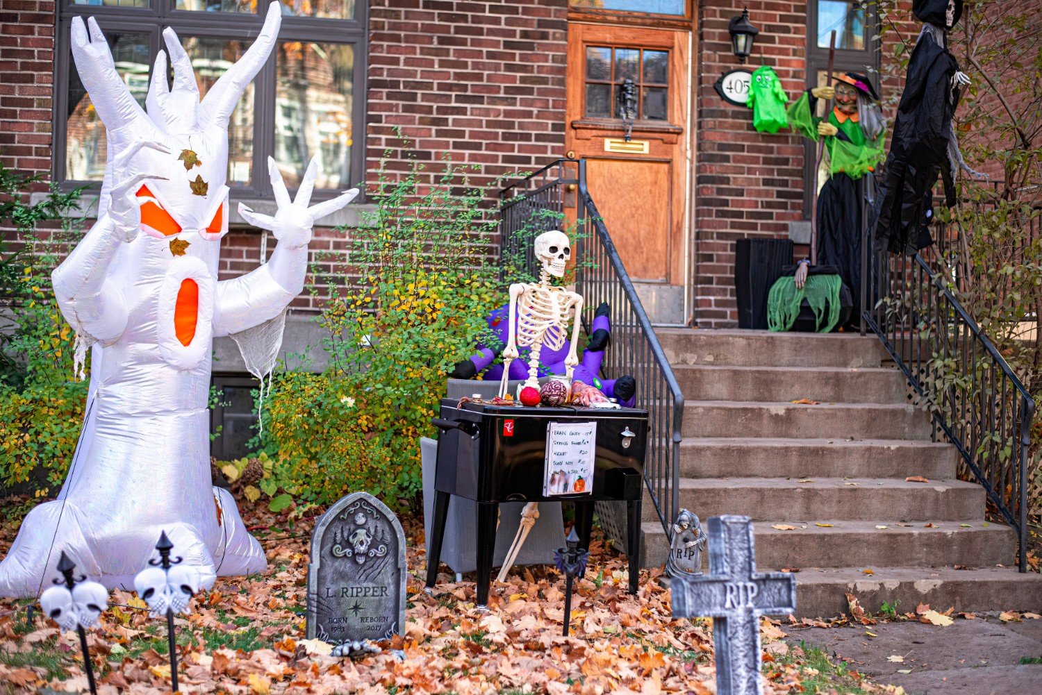 Przewodnik po dekoracjach na Halloween: Najlepsze spersonalizowane wycieraczki przed drzwi
