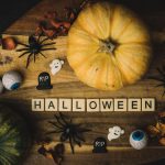 Dekoracje na Halloween: Dlaczego spersonalizowane poduszki to "must-have" tej jesieni?